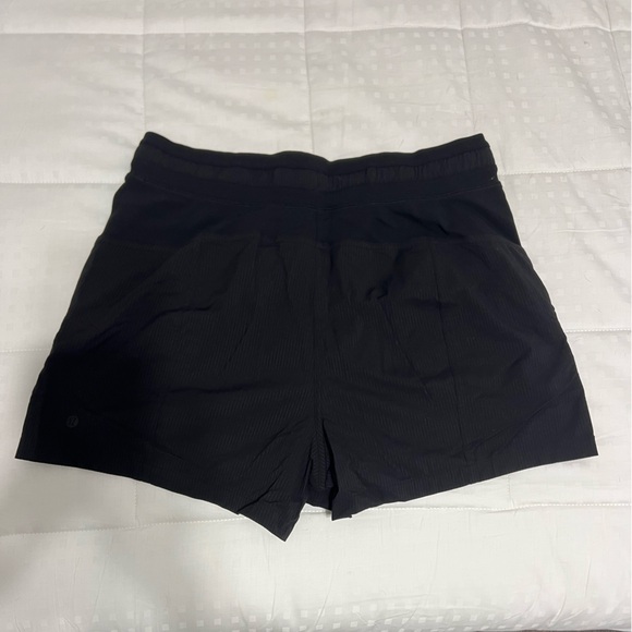 Lululemon Dance Studio High-Rise Short 3.5" - Picture 7 of 10
